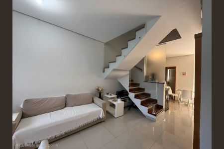 Casa de condomínio à venda com 97m², 2 quartos e 1 vagaSala