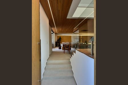 Casa à venda com 620m², 4 quartos e 3 vagasFoto 03