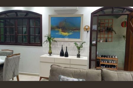 Casa à venda com 3 quartos, 150m² em Conjunto Residencial Salvador Tolezani, São Paulo