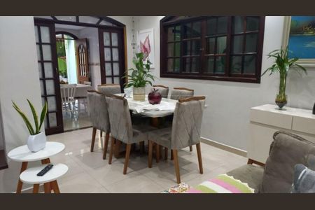 Casa à venda com 3 quartos, 150m² em Conjunto Residencial Salvador Tolezani, São Paulo