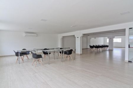 Apartamento para alugar com 55m², 2 quartos e 1 vagaÁrea comum - Salão de festas