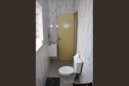 Casa para alugar com 148m², 3 quartos e 2 vagasDetalhes - Banheiro Social