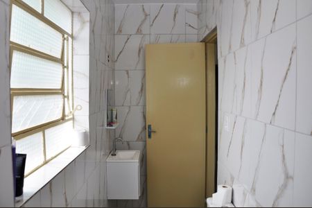 Casa para alugar com 148m², 3 quartos e 2 vagasDetalhes - Banheiro Social