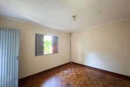 Casa à venda com 254m², 3 quartos e 4 vagasQuarto - Edícula 