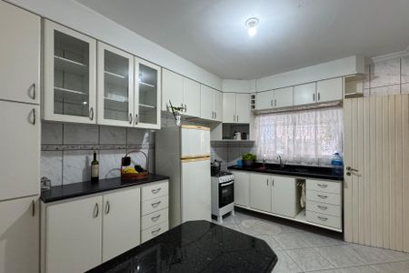 Casa à venda com 254m², 3 quartos e 4 vagasCozinha 