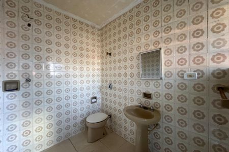 Casa à venda com 254m², 3 quartos e 4 vagasBanheiro Social