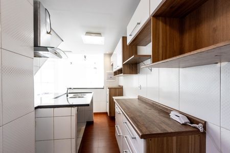 Casa de condomínio à venda com 140m², 2 quartos e 2 vagas Casa de condomínio à venda com 140m², 2 quartos e 2 vagasCozinha