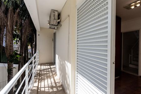 Casa de condomínio à venda com 140m², 2 quartos e 2 vagas Casa de condomínio à venda com 140m², 2 quartos e 2 vagasVaranda dos Quartos