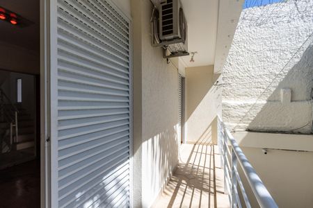 Casa de condomínio à venda com 140m², 2 quartos e 2 vagas Casa de condomínio à venda com 140m², 2 quartos e 2 vagasVaranda dos Quartos