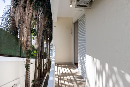 Casa de condomínio à venda com 140m², 2 quartos e 2 vagas Casa de condomínio à venda com 140m², 2 quartos e 2 vagasVaranda dos Quartos