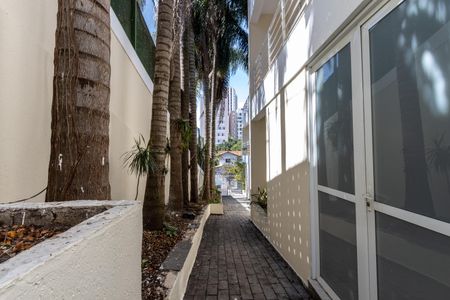 Casa de condomínio à venda com 140m², 2 quartos e 2 vagas Casa de condomínio à venda com 140m², 2 quartos e 2 vagasCorredor externo