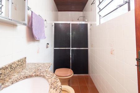 Casa à venda com 145m², 3 quartos e 3 vagasBanheiro do Quarto 1