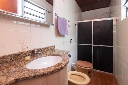 Casa à venda com 145m², 3 quartos e 3 vagasBanheiro do Quarto 1