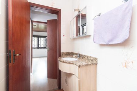 Banheiro do Quarto 1 de casa à venda com 3 quartos, 145m² em Vila Nova, Porto Alegre