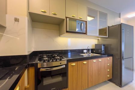 Apartamento à venda com 36m², 2 quartos e 1 vaga Apartamento à venda com 36m², 2 quartos e 1 vagaCozinha e área de serviço