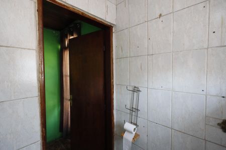 Casa à venda com 448m², 3 quartos e 3 vagasBanheiro da Suíte 2