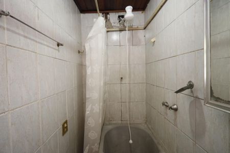 Casa à venda com 448m², 3 quartos e 3 vagasBanheiro da Suíte 1