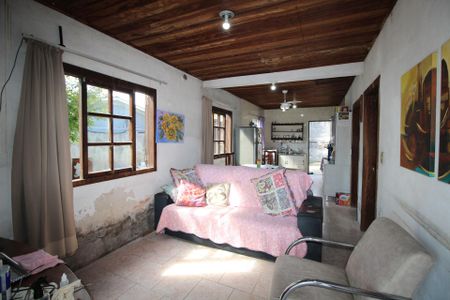 Casa à venda com 90m², 2 quartos e 8 vagasSala