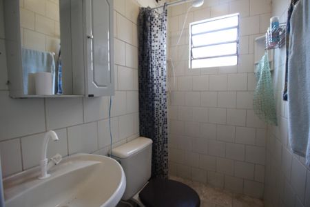 Casa à venda com 90m², 2 quartos e 8 vagasBanheiro da Suíte 2