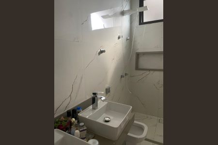 Banheiro de casa para alugar com 3 quartos, 171m² em Grand Ville, Uberlândia