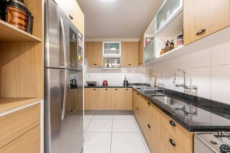 Cozinha de apartamento para alugar com 3 quartos, 90m² em Petrópolis, Porto Alegre