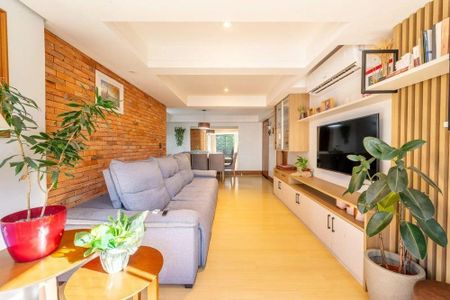 Sala de apartamento para alugar com 3 quartos, 90m² em Petrópolis, Porto Alegre