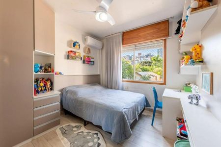 Quarto 1 de apartamento para alugar com 3 quartos, 90m² em Petrópolis, Porto Alegre