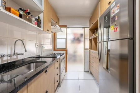 Cozinha de apartamento para alugar com 3 quartos, 90m² em Petrópolis, Porto Alegre