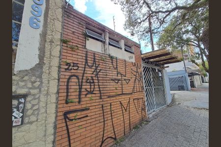 Casa para alugar com 200m², 3 quartos e 2 vagasFachada