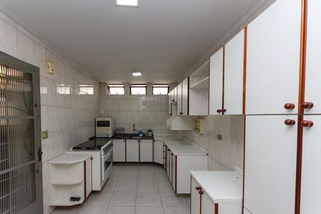 Casa para alugar com 200m², 3 quartos e 2 vagasCozinha