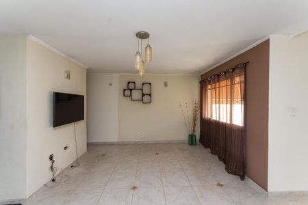 Casa para alugar com 200m², 3 quartos e 2 vagasSala