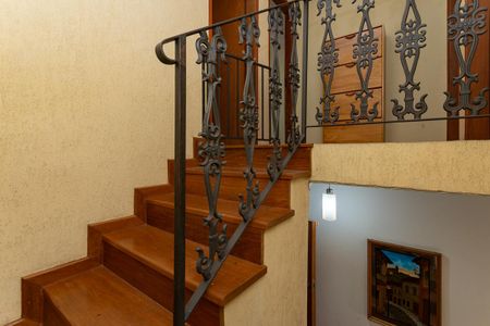 Escada de casa para alugar com 3 quartos, 200m² em Vila Anglo Brasileira, São Paulo