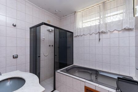 Casa para alugar com 200m², 3 quartos e 2 vagasBanheiro Social