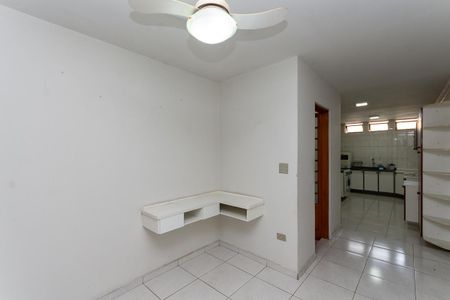 Casa para alugar com 200m², 3 quartos e 2 vagasCozinha