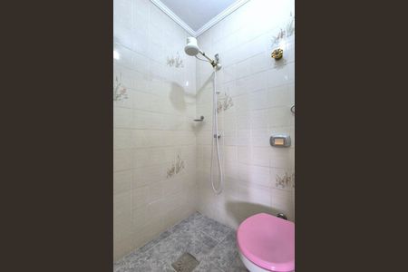 Casa à venda com 270m², 3 quartos e 3 vagasBanheiro de serviço 