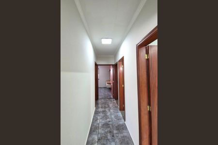 Casa à venda com 270m², 3 quartos e 3 vagasCorredor 