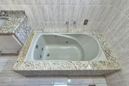 Casa à venda com 270m², 3 quartos e 3 vagasDetalhe da Suíte 