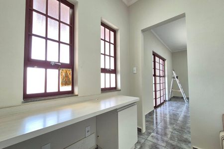 Casa à venda com 270m², 3 quartos e 3 vagasEscritório 