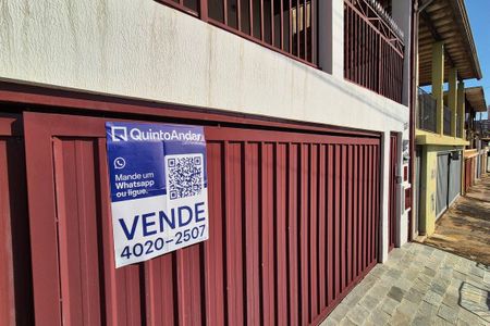 Casa à venda com 270m², 3 quartos e 3 vagasPlaca Instalada 