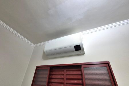 Casa à venda com 270m², 3 quartos e 3 vagasDetalhe da suíte 