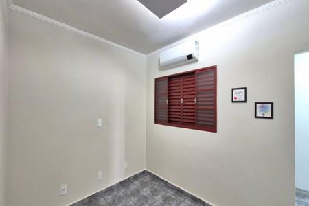 Casa à venda com 270m², 3 quartos e 3 vagasQuarto 3 - Suíte