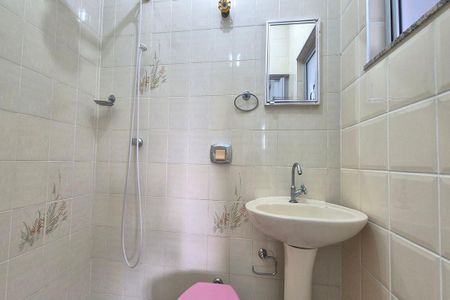 Casa à venda com 270m², 3 quartos e 3 vagasBanheiro de Serviço 