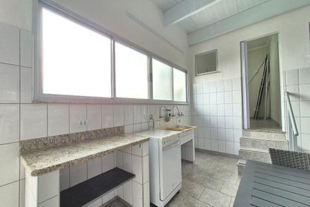 Casa à venda com 270m², 3 quartos e 3 vagasÁrea de Serviço