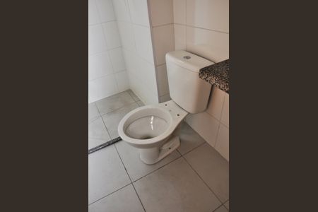Apartamento à venda com 43m², 2 quartos e 1 vagaDetalhe - Banheiro Social