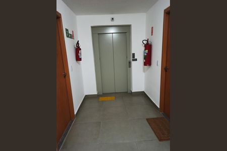 Apartamento à venda com 43m², 2 quartos e 1 vagaHall Elevador