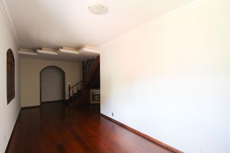 Sala de apartamento para alugar com 3 quartos, 96m² em Letícia, Belo Horizonte