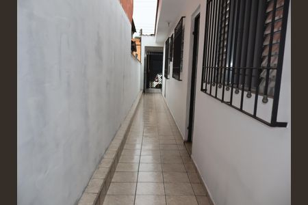 Casa para alugar com 125m², 2 quartos e 2 vagasCorredor externo