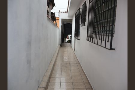 Casa para alugar com 125m², 2 quartos e 2 vagasCorredor externo