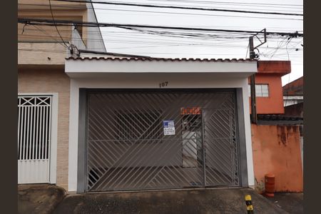 Casa para alugar com 125m², 2 quartos e 2 vagasFachada e portão