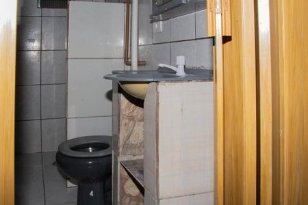 Casa para alugar com 50m², 1 quarto e sem vaga Casa para alugar com 50m², 1 quarto e sem vagaBanheiro social